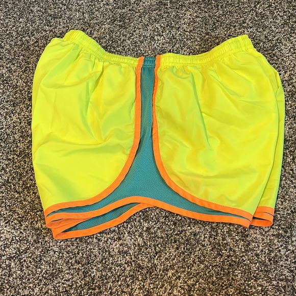 Neon Nike shorts - Picture 3 of 3